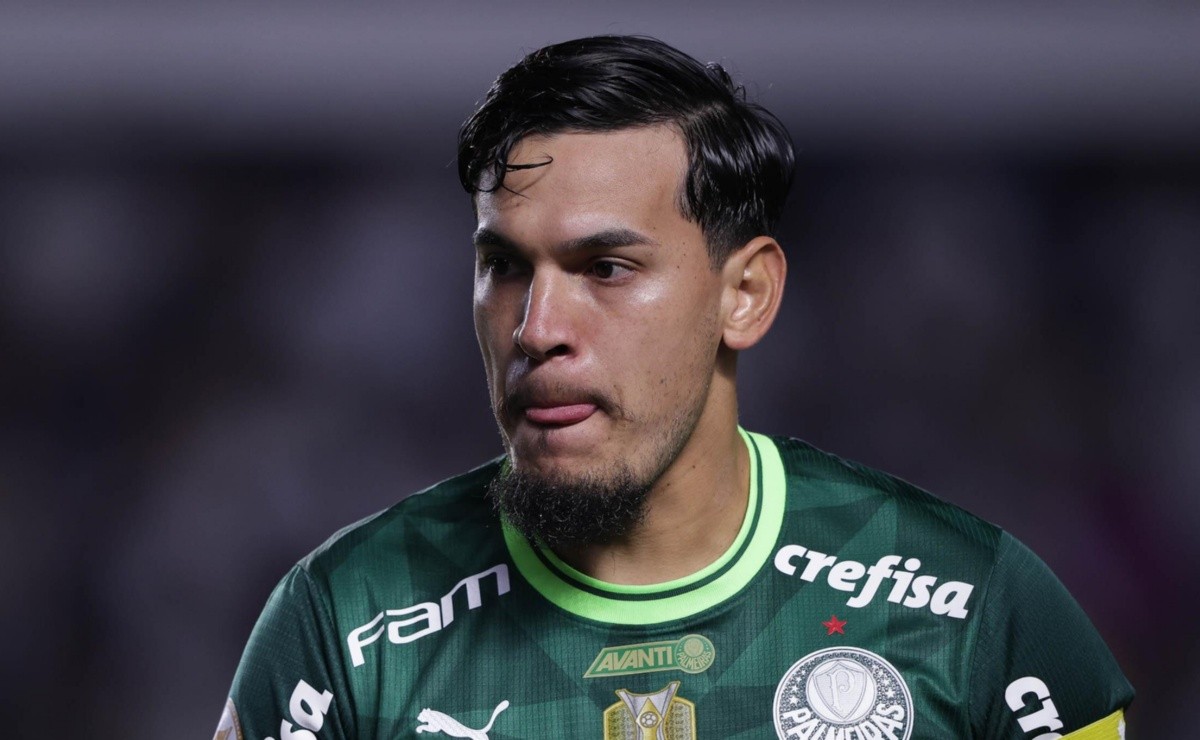 Gómez não sofre lesão mas preocupa em sequência do Palmeiras e