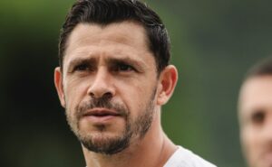 santos vence no paulistão e torcida elogia giuliano: 'mais que o lucas lima'