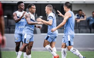 direto do ct: carille ousa e coloca titular inesperado para estreia do santos