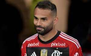 flamengo 'ignora' internacional e integra thiago maia e +2 para o carioca