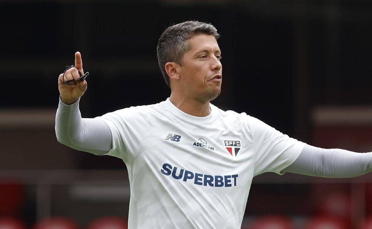 r$14 milhões; fora dos planos de carpini, são paulo negocia volante com futebol argentino