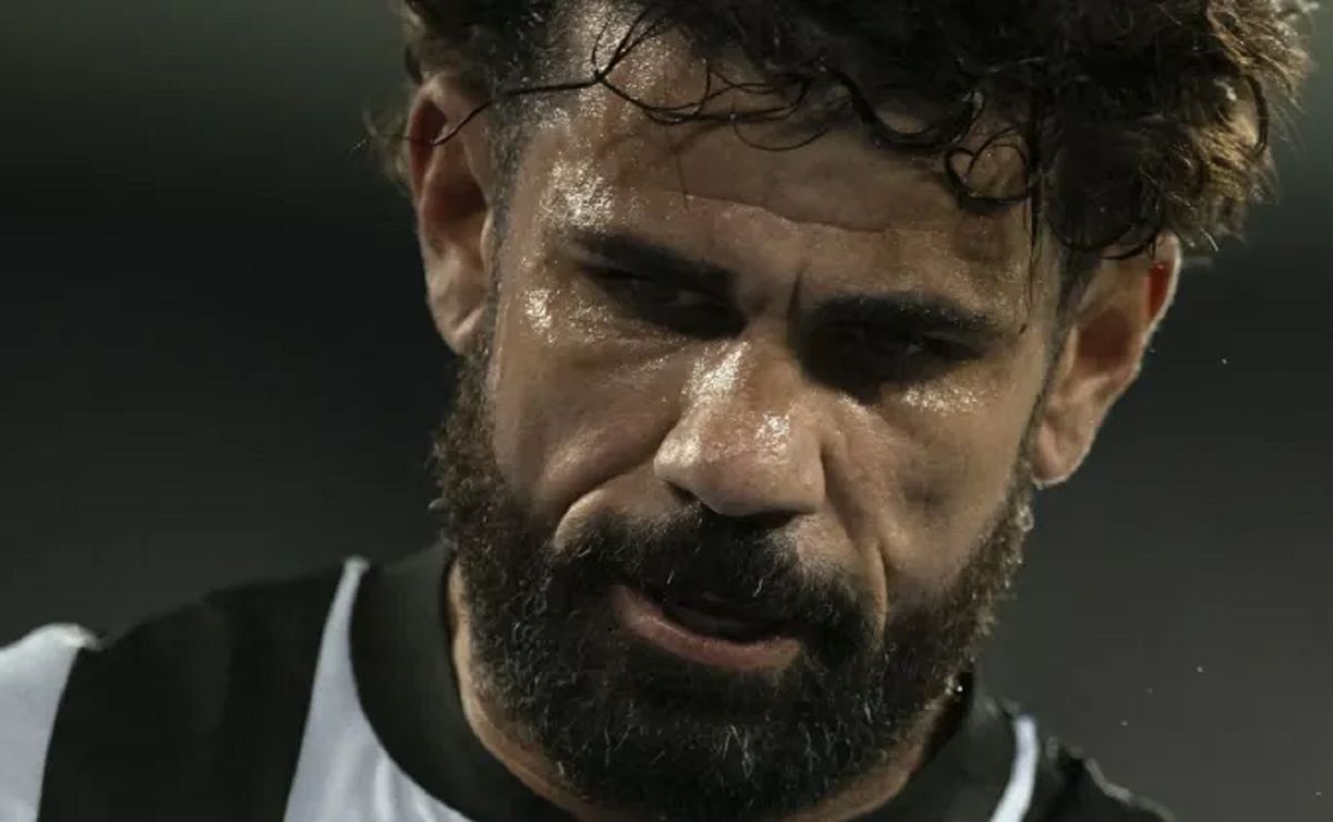 cruzeiro faz sondagem pela situação do atacante diego costa e torcida reage nas redes sociais