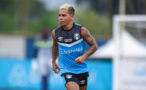 "Único que merece elogios nessa derrota vergonhosa"; torcedor elogia estreia de soteldo após derrota