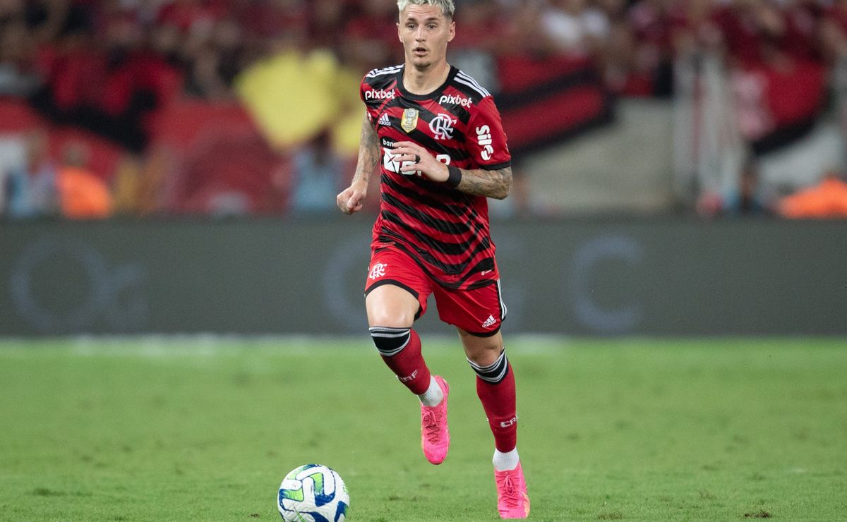 flamengo goleia na estreia do campeonato carioca e varela leva nação à loucura