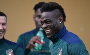 quente: balotelli quer jogar no grêmio e empresário entra em contato