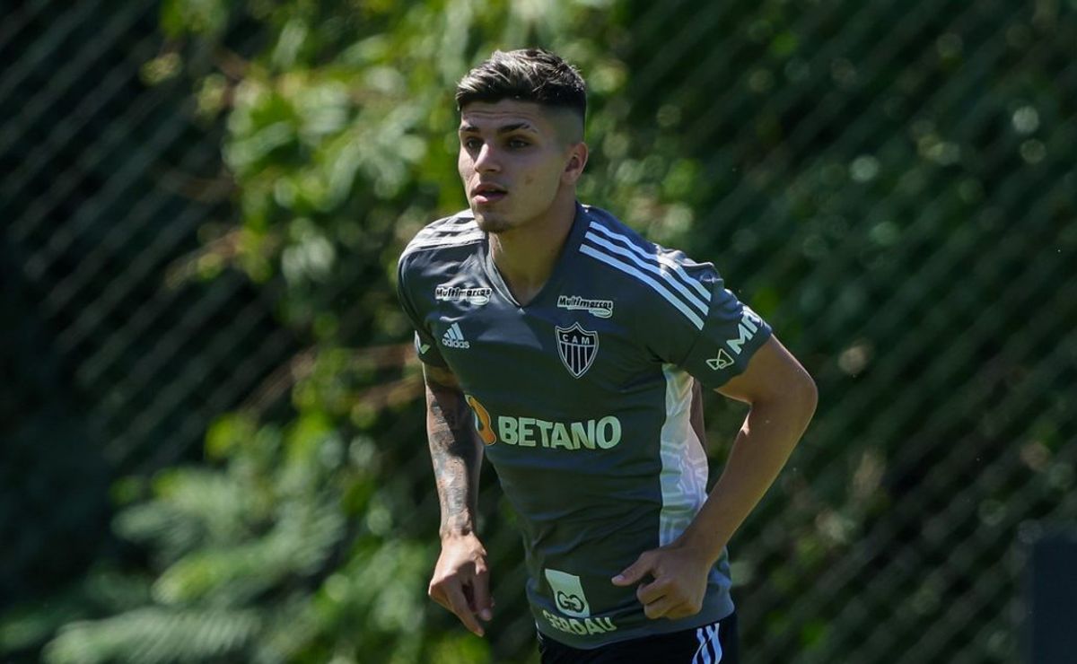 isaac encaminha decisão sobre seu futuro e atlético é informado nos bastidores