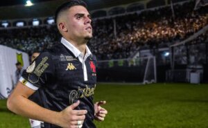 quase r$ 50 milhões no pix e muito mais: venda de pec tem cláusula curiosa no vasco