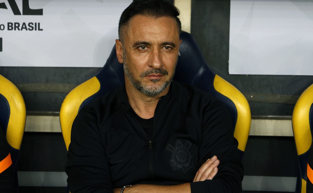 a fiel tinha razão: ex corinthians, vitor pereira vive drama na carreira