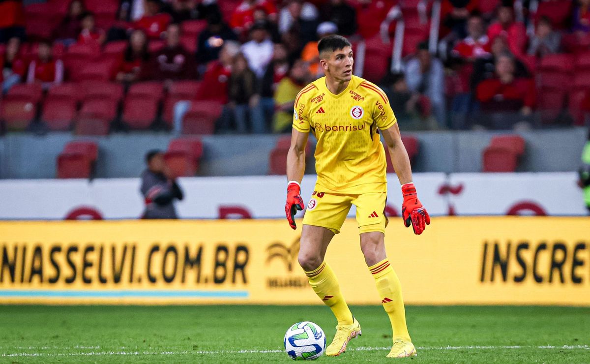 rochet avança em recuperação e anima a torcida do internacional