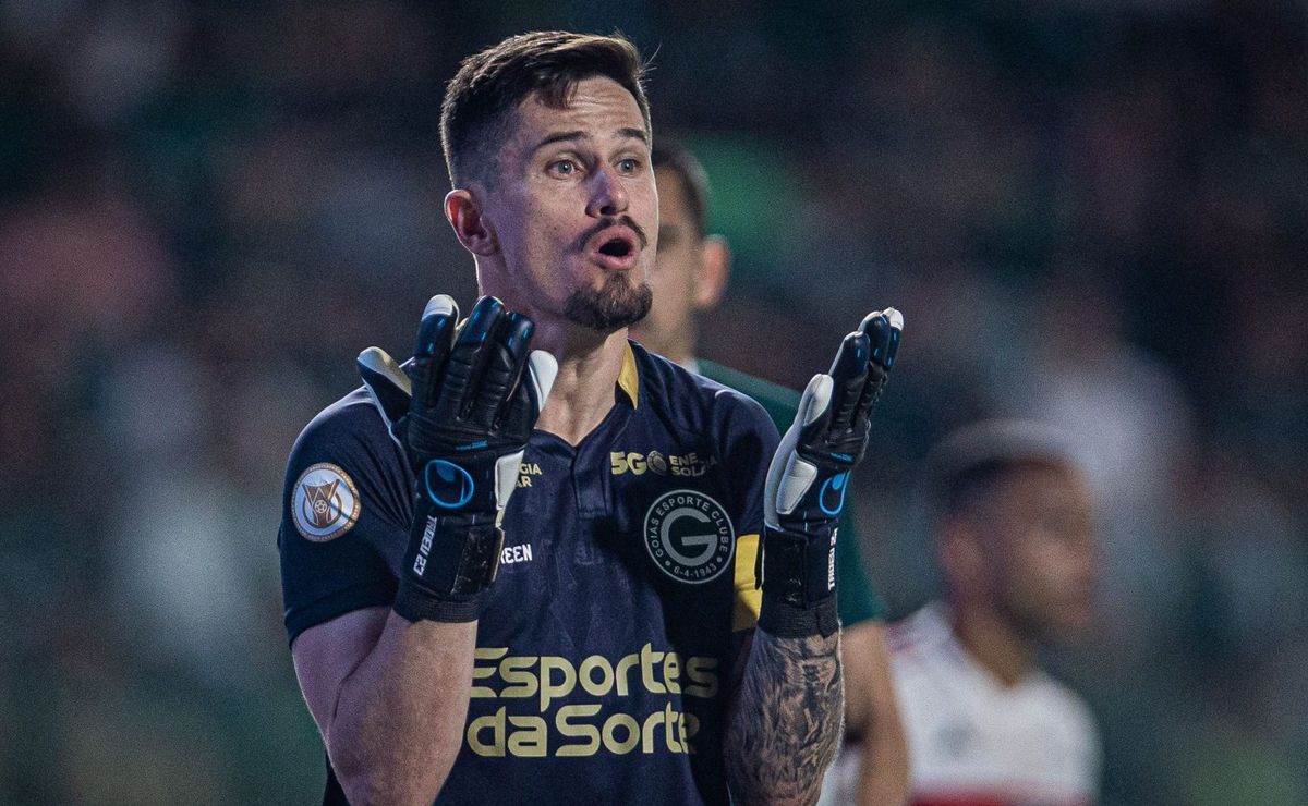 foi confirmado agora (14/01): santos desiste da contratação de tadeu, mas já tem novo goleiro na mira