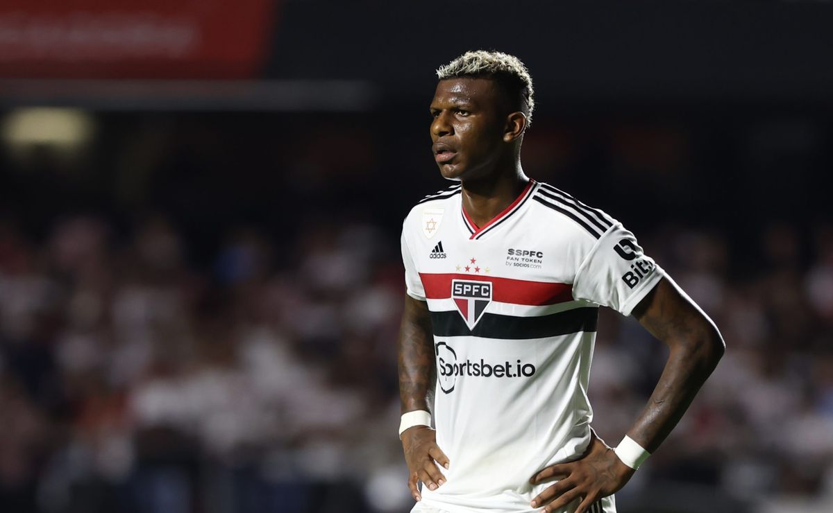 arboleda responde torcedor e 'revela' real valor pedido em luvas ao são paulo