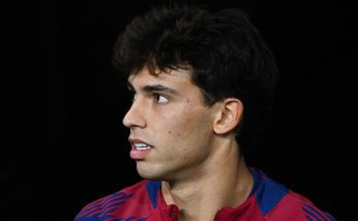 “causa uma má impressão”; joão félix vira ‘alvo’ de lenda do barcelona antes de decisão