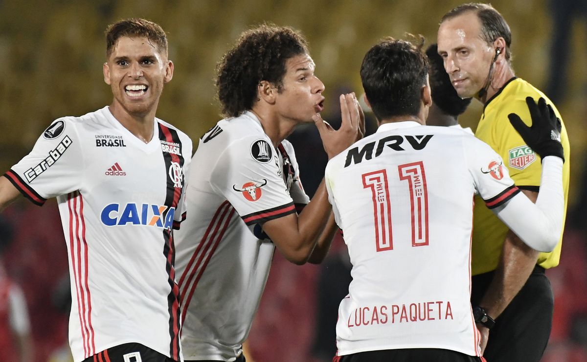 vira casaca? vasco busca contratação de ex flamengo e jogador se anima com possibilidade de trabalhar com ramón díaz