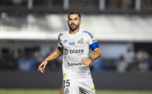 carille ficou sabendo: notícia sobre tomás rincón gera incômodo no santos antes de estreia no paulistão