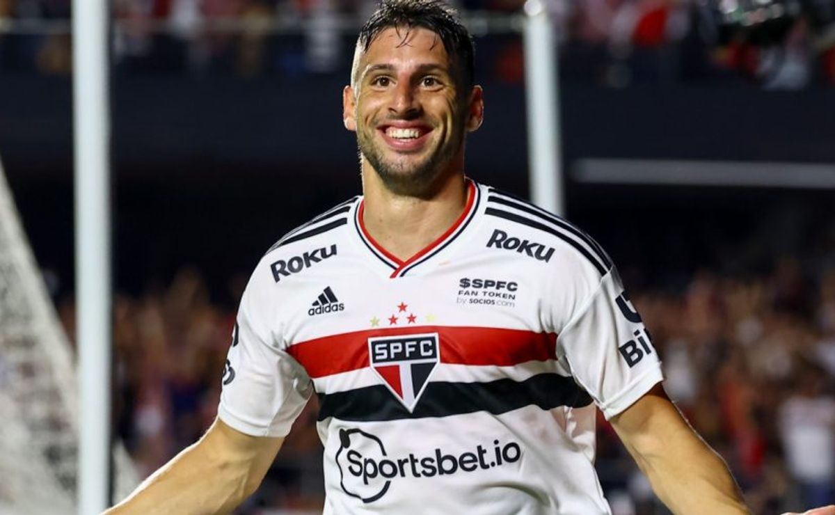 perfil oficial do são paulo faz provocação ao corinthians após vitória: "tabu é o calleri"