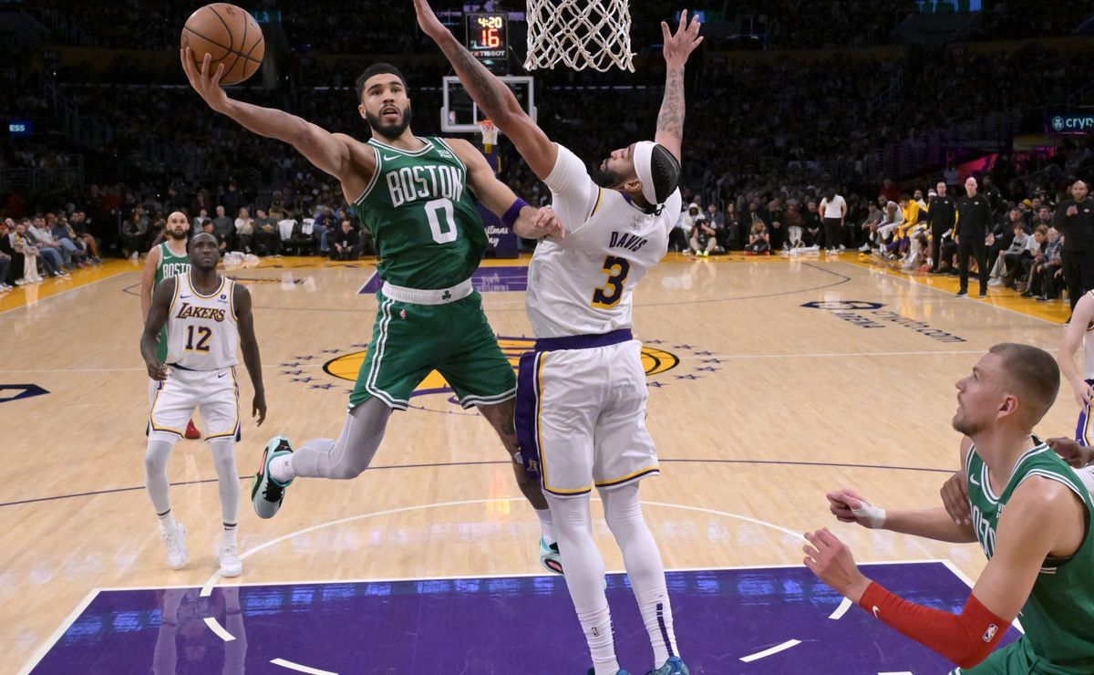 lakers e celtics se encontram em fases opostas para abrir fevereiro na nba