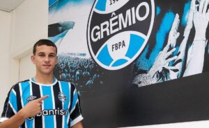 enfrentou o grêmio na copinha: promessa do futebol brasileiro é contratado para o sub 20 do imortal