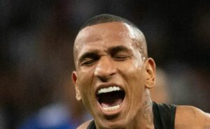 otero vira desfalque no santos para acompanhar nascimento dos filhos