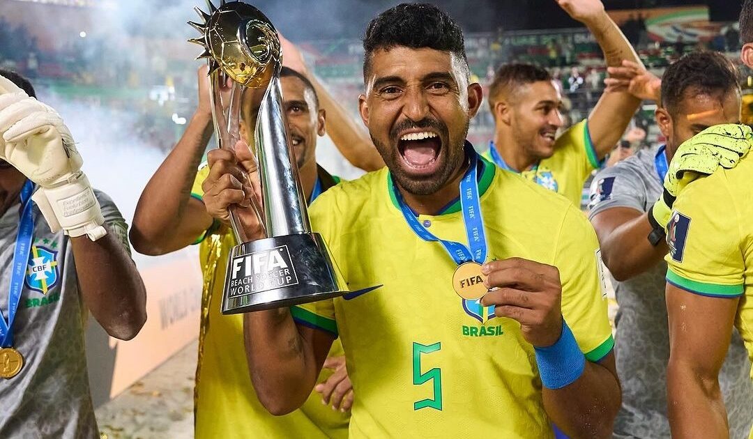 betesporte homenageia filipe silva, destaque do brasil na copa do mundo de beach soccer