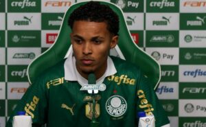 lázaro não ignora coletiva de abel e toma atitude com 'sumiço' no palmeiras