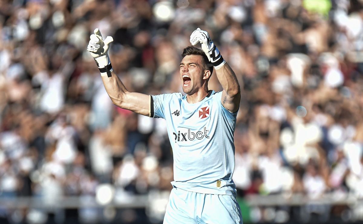 [vÍdeo] léo jardim defende o pênalti de gabigol e garante o empate do vasco