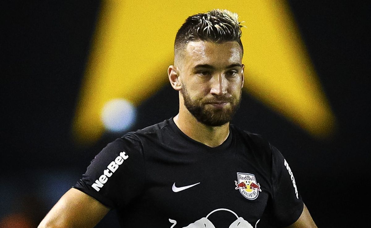 após reunião, flamengo teve reunião para assinar com léo ortiz e recebe resposta sobre contratação do zagueiro