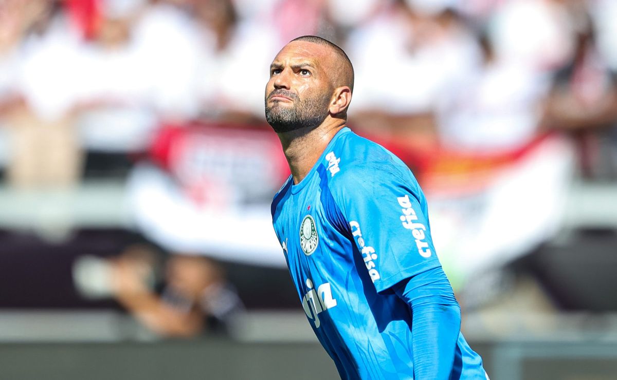 igualzinho ao deola: weverton falha em dérbi e torcida do palmeiras pede saída