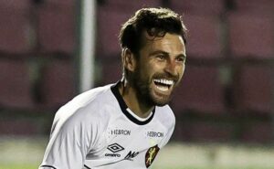 lucas lima fez isso na estreia do sport e situação chega voando no santos