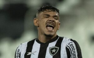 grêmio ‘esquece’ tiquinho soares e decide contratar outro atacante do botafogo