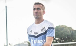 situação de schmidt sofre reviravolta no santos e carille detalha mudança de cenário