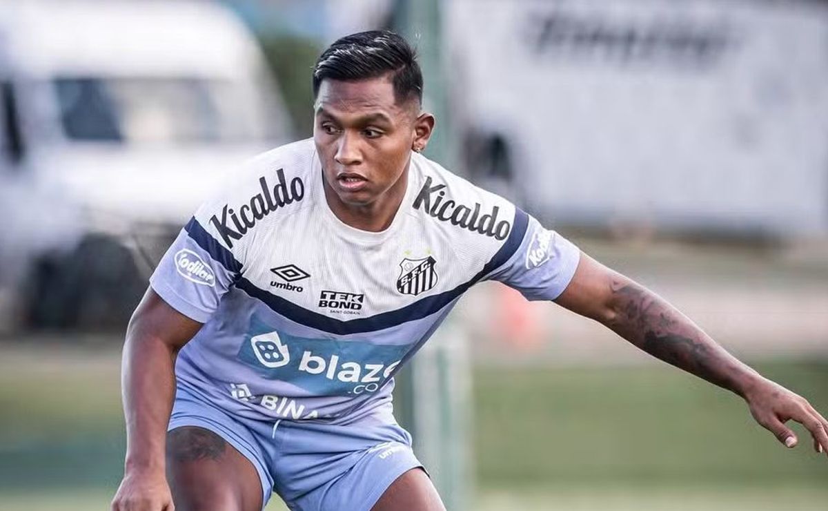 morelos gera influência e titular pode ser 'barrado' por carille no santos