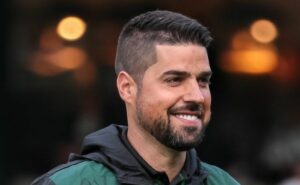 já podem jogar: antónio oliveira 'sorri' com +3 novidades no corinthians