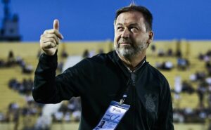 negou qualquer negociação: corinthians breca saída de atacante e antónio oliveira tem 'reforço'