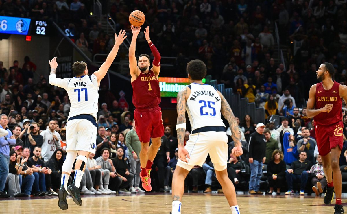 max strus brilha pelos cavaliers e decide jogo com cesta do meio da quadra