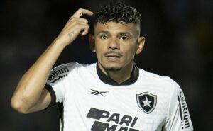 tiquinho soares diz ‘sim’ para o grêmio e negócio tem desfecho