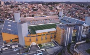 muita água: jornalista flagra gramado da arena barueri antes de palmeiras x mirassol e choca palmeirenses