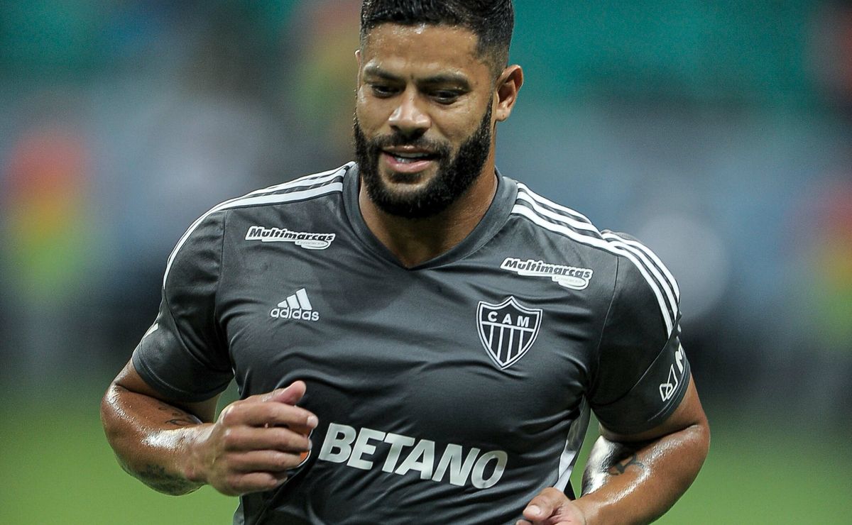 fez isso com o scarpa: torcida reclama de hulk após derrota do atlético mg