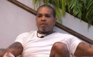 bbb 24: rodriguinho diz não ter 'ofendido ninguém' e esnoba cancelamento: "não tenho medo"