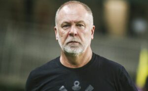 "cabe ao corinthians": mano menezes faz exigência após demissão e diretoria é comunicada