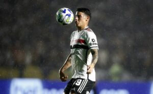 james rodríguez posta vídeo no ct do são paulo dando pistas sobre seu futuro