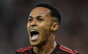 lázaro pode jogar em rival do flamengo e nação é comunicada