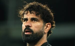r$ 8,2 milhões: diego costa mal chega e grêmio decide contratar outro centroavante
