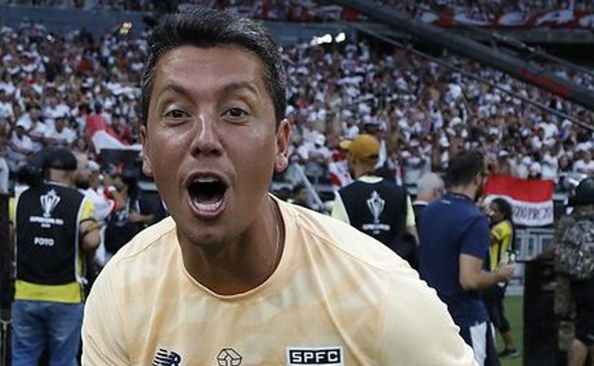 "prefiro tratar internamente"; thiago carpini aponta 'ponto fraco' no são paulo