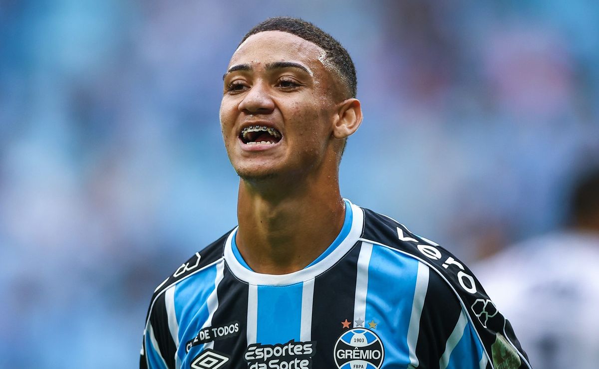 gustavo nunes mal desencanta como profissional do grêmio e atitude extracampo causa ‘burburinho’ na torcida