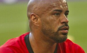 reunião marcada: corinthians tem definição sobre contratação de thiago heleno