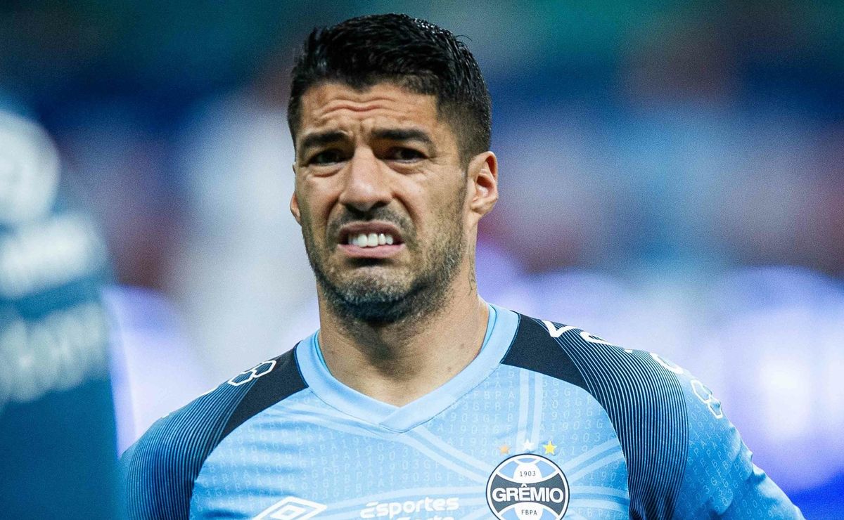 100% oficial: suárez toma decisão na carreira e notícia chega ao grêmio