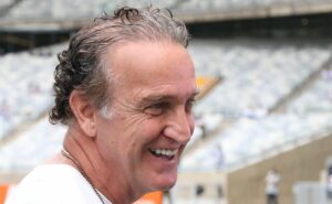 corinthians bate o martelo sobre repatriar cuca e volta do treinador tem veredito