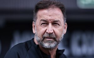 está procurando casa em sp: augusto melo está perto de reforçar o corinthians