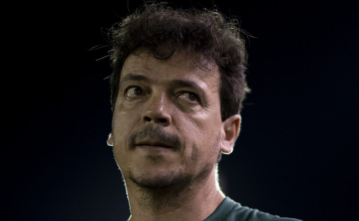 fernando diniz esboça time titular e torcedores ficam na bronca com presença de zagueiro￼
