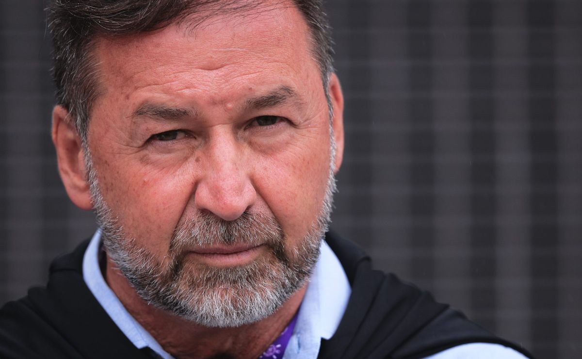 r$ 1,3 bilhão: augusto melo pode assinar acordo incrível para o corinthians